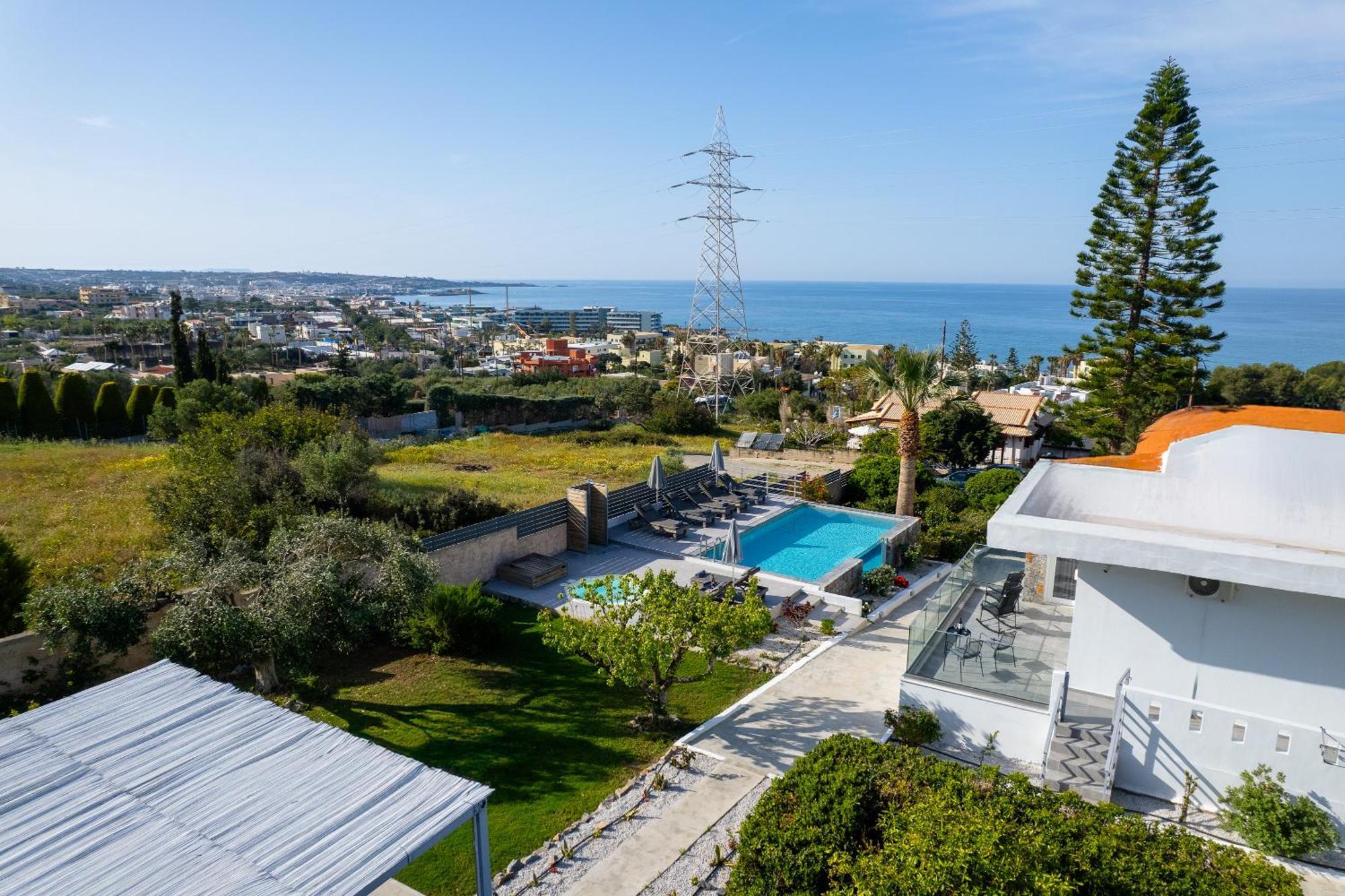 Queens Gem Luxury Villa - Private Heated Jacuzzi - Pool Hersonissos  Esterno foto
